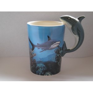 Mug anse requin par LISA PARKER